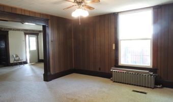 401 S Third St, Altamont, IL 62411