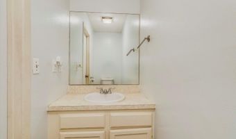 222 Cherokee Rd, Andover, NJ 07848