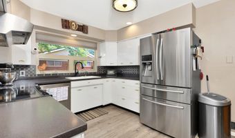 1707 Sunset Dr, Augusta, KS 67010