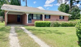 619 Lakeview Dr, Adel, GA 31620