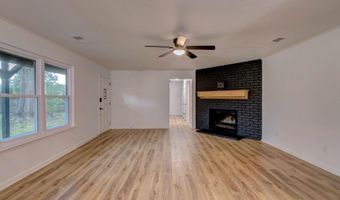 996 Hacienda Dr, Benton, AR 72019