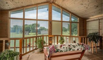 596 E 1732 Rd, Baldwin City, KS 66006
