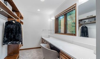 410 Greentree Ln NE, Ada, MI 49301
