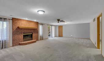 4566 Westlake Ct, Bel Aire, KS 67220