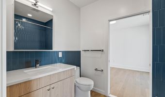 525 AVENUE E 2, Bayonne, NJ 07002