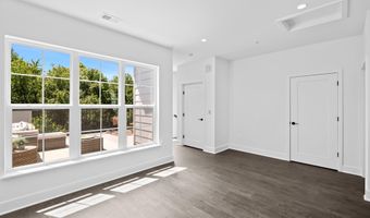 2550 FARMSTEAD Dr, Rockville, MD 20850