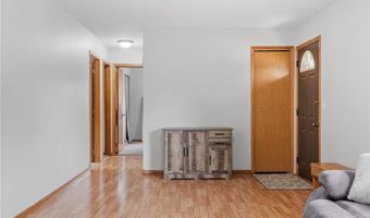 908 38th Ave, Anoka, MN 55303
