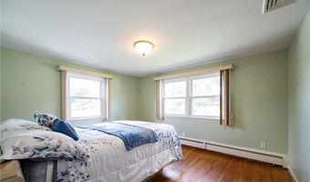 122 Belvedere Dr, Cranston, RI 02920
