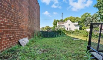 6105 Vine St, Cincinnati, OH 45216