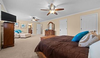 21 Meadowbrook Country Club Est, Ballwin, MO 63011