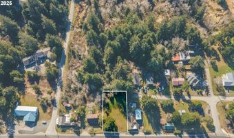 1168 2ND St, Bandon, OR 97411