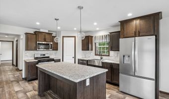 7368 NE BERWICK Dr 11, Ankeny, IA 50021