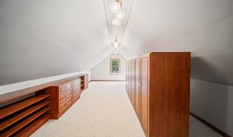 225 Bethmour Rd, Bethany, CT 06524