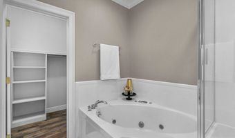 17 Charleston Cir, Brandon, MS 39047