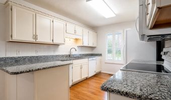 372 Brookside Dr, Algood, TN 38506