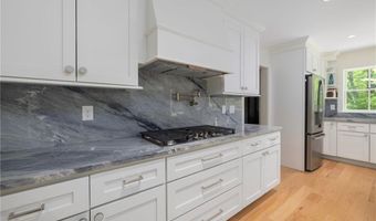 31 Wright Ln, Jamestown, RI 02835
