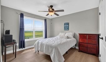 5215 Windrose Ln, Ames, IA 50014