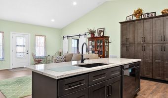 944 Lakepointe Dr, Albany, KY 42602
