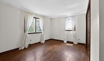 6 DONNA Dr, Bear, DE 19701