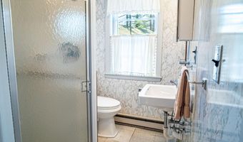 35 Middle Rd, Acton, ME 04001