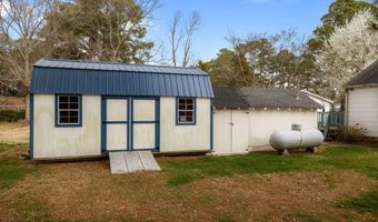 225 N 6th St, Aurora, NC 27806