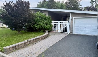 167 Brookside Dr, Belford, NJ 07718