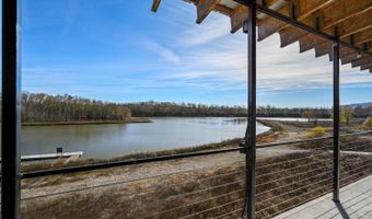 617 Green Blvd, Aurora, IN 47001