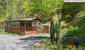 423 Dancing Leaf Ln, Bakersville, NC 28705