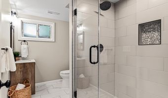 6927 FERN Ln, Annandale, VA 22003