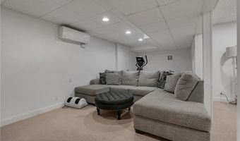 6 Fleuette Dr, Bellingham, MA 02019