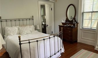 12 Clarke St, Newport, RI 02840