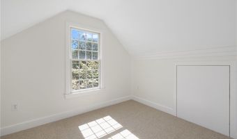 42 Camden Rd, Narragansett, RI 02882