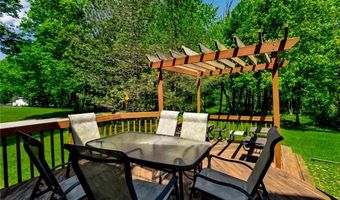 113 Meadow Spring Ln, Amherst, NY 14051