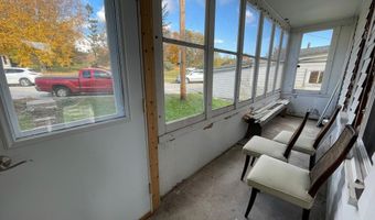 212 N WATER St, Algoma, WI 54201