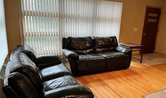 2 Cobble Hill Rd, Lincoln, RI 02865