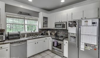 279 Fox Run Rd, Brandon, MS 39047