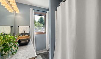 835 S 11th St, Adel, IA 50003