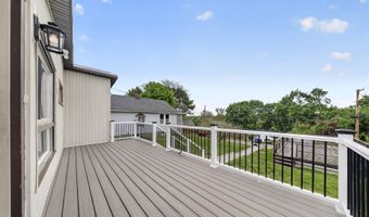 207 Hillcrest Rd, Bridgeport, CT 06606