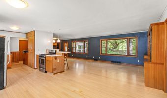 2619 Meadow Glen Rd, Ames, IA 50014