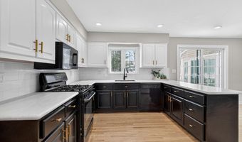 100 KNICKERBOCKER Dr, Belle Mead, NJ 08502