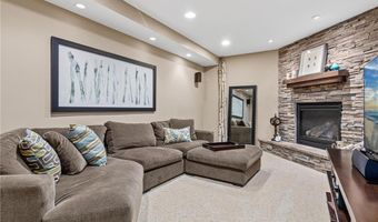 13954 Flagstaff Ct, Apple Valley, MN 55124