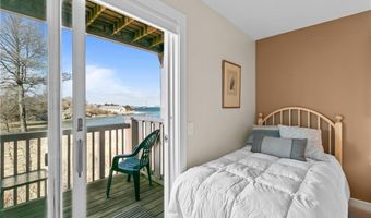 157 Harrison Ave 15, Newport, RI 02840