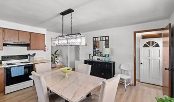 609 S MEMORIAL Dr, Appleton, WI 54914