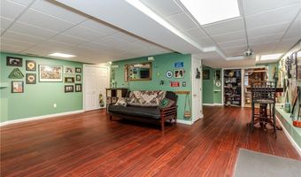 20 Birch View Ct, Cranston, RI 02921