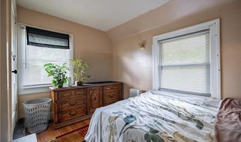 531 Fernwood Dr, Akron, OH 44320