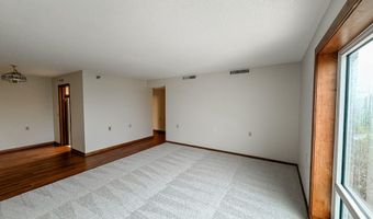 2200 Hamilton Dr 504, Ames, IA 50014