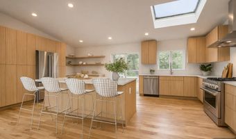 46 Overlook Rd, Alpine, NJ 07620