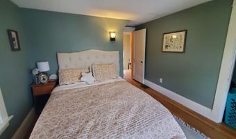 84 14th St, Bangor, ME 04401