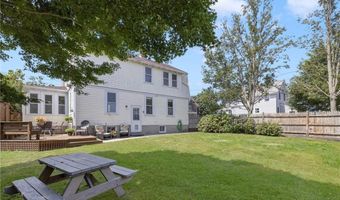 10 Eustis Ave, Newport, RI 02840