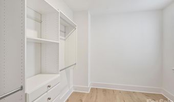 1125 E 35th St, Charlotte, NC 28205